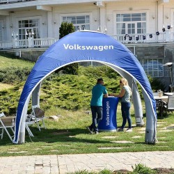 Cort gonflabil personalizat evenimente Axion Easy 44 cu masa gonflabila Bistro client Volkswagen